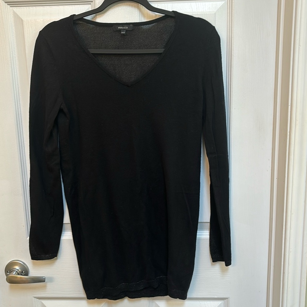 NWOT RW & Co. Black sweater.